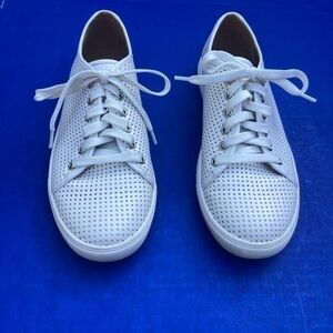 Susina white textured casual shoes, size 8